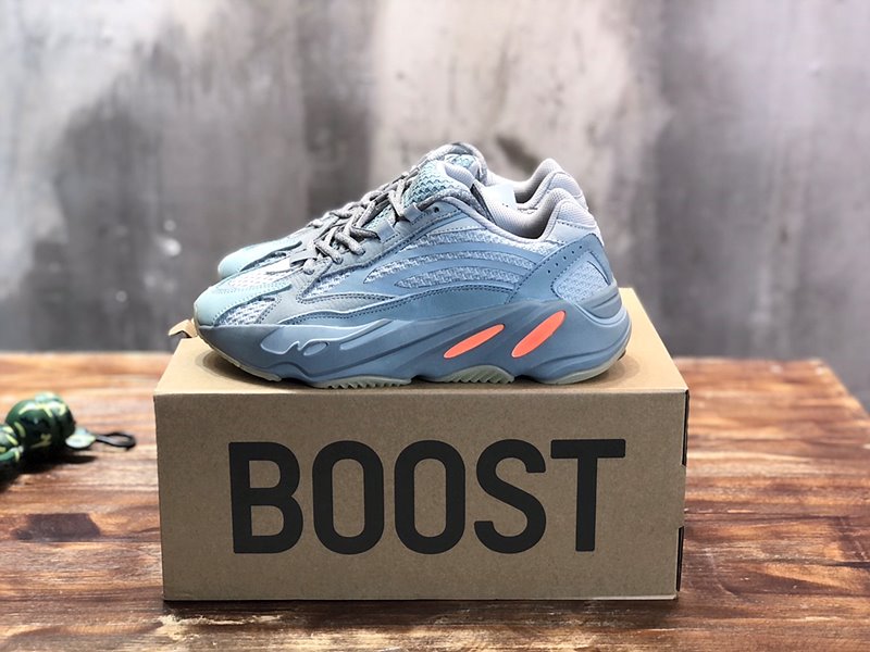 아디다스 이지부스터 Adidas Yeezy 700