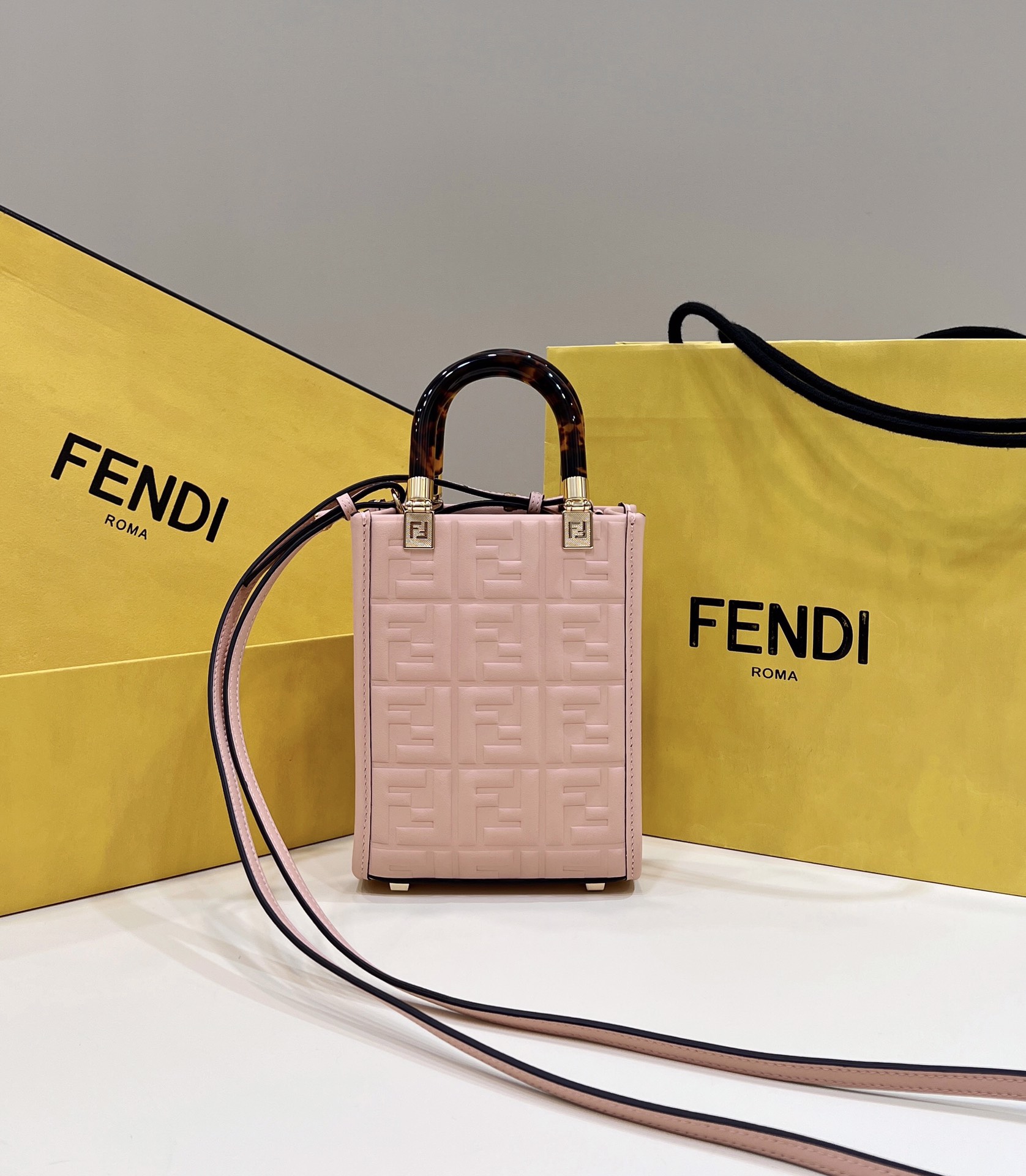 펜디 Fendi 미니 선샤인 쇼퍼 백 / 핑크 [매장가230만원대]